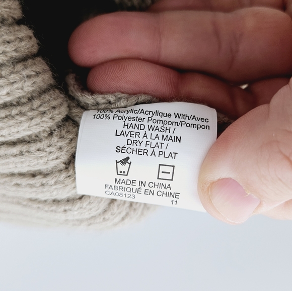 AJM | Twenty Nine North large patch pompom cable knit beanie toque winter hat - Picture 8 of 8